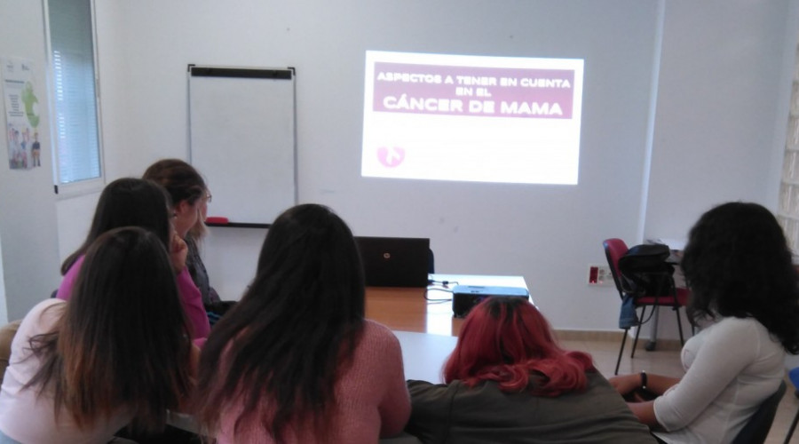 Programa Azarbe. Taller de concienciación sobre el cáncer de mama. 2017.